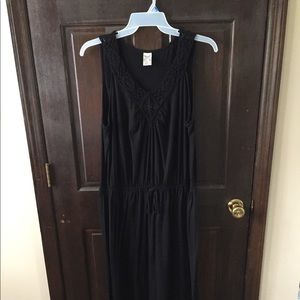 Long maxi with weaving at neckline